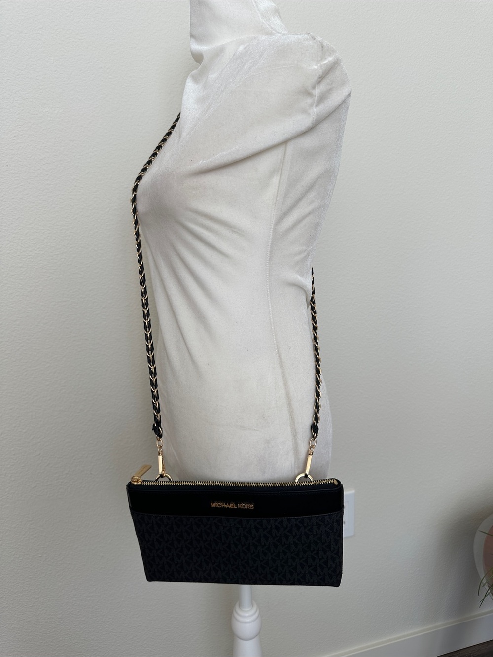 Michael Kors Charlotte Black & Gold Signature Logo Crossbody - Picture 2 of 4
